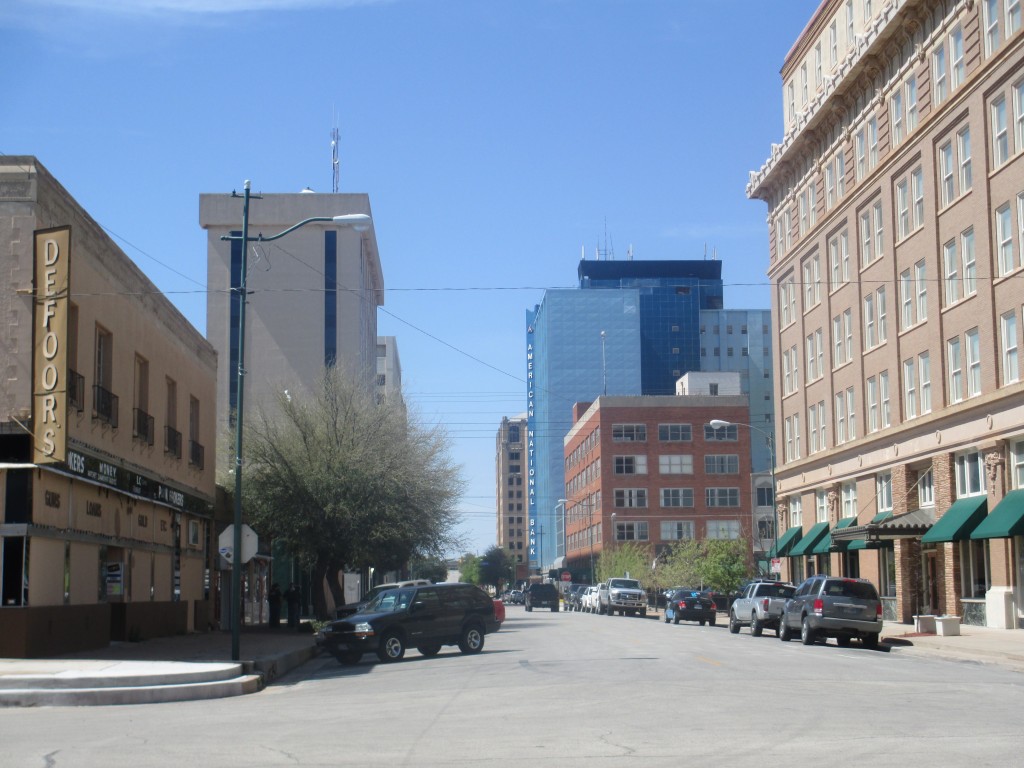 Downtown_block_in_Wichita_Falls,_TX_IMG_6976